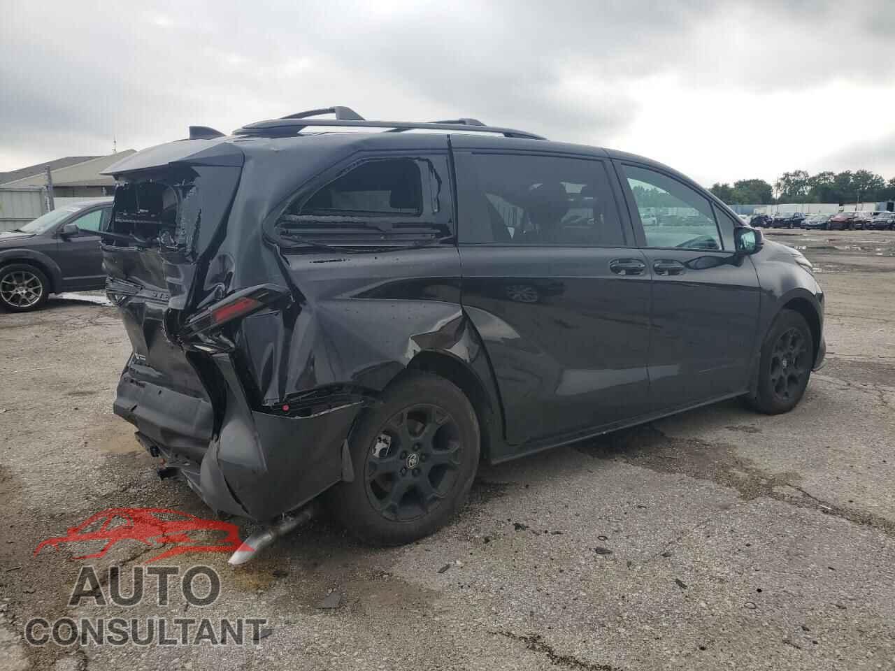 TOYOTA SIENNA 2025 - 5TDCSKFC9SS180812