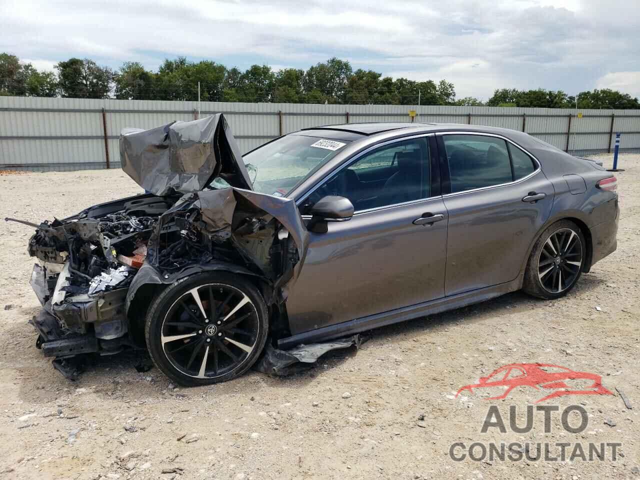 TOYOTA CAMRY 2018 - 4T1B61HKXJU124897
