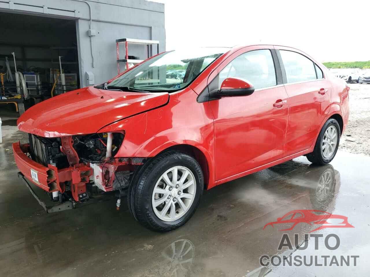 CHEVROLET SONIC 2018 - 1G1JD5SHXJ4138057