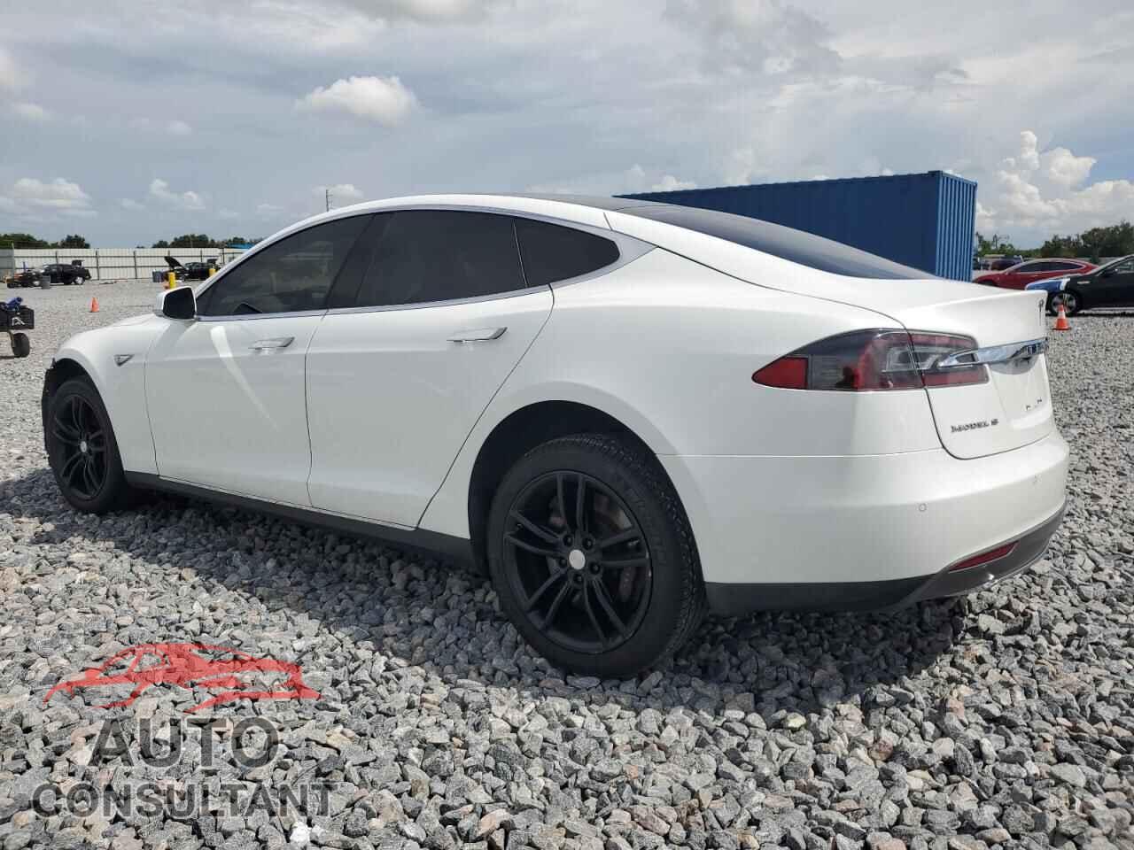 TESLA MODEL S 2014 - 5YJSA1H10EFP52007