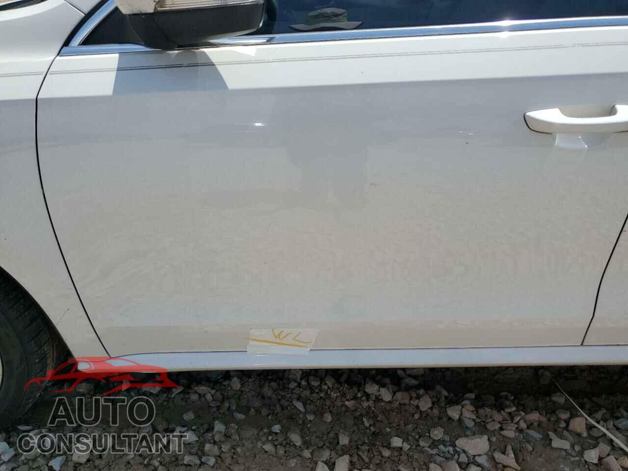 VOLKSWAGEN PASSAT 2014 - 1VWBN7A35EC004527