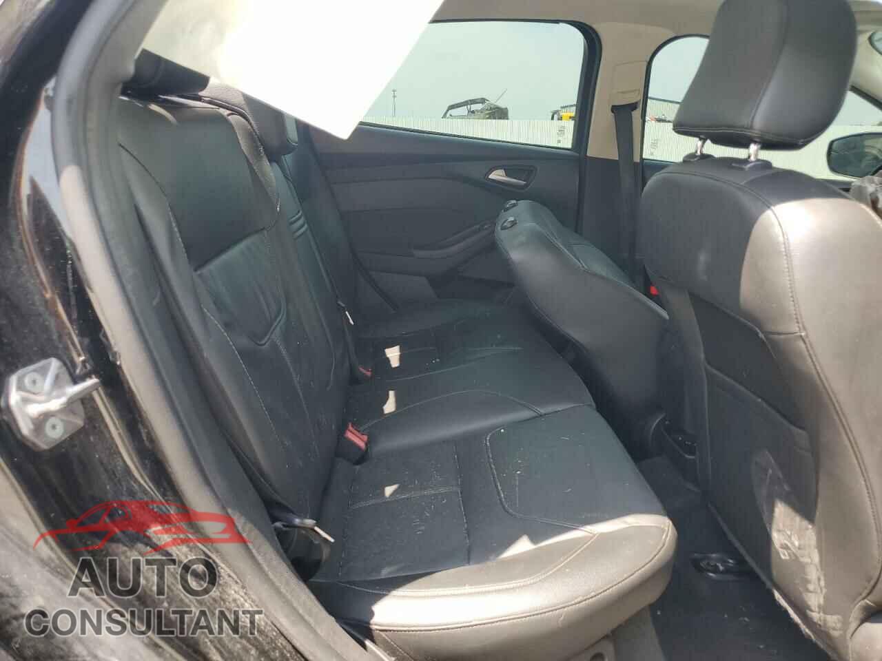 FORD FOCUS 2015 - 1FADP3F24FL201209