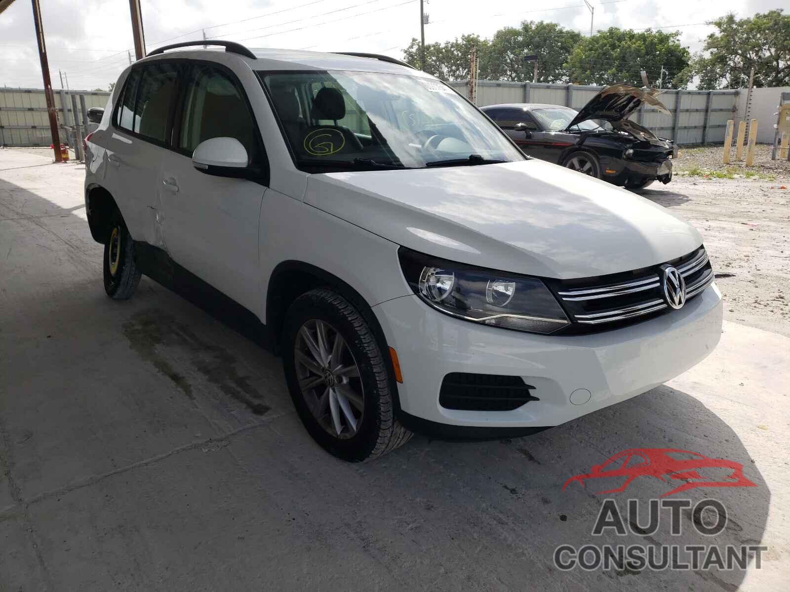 VOLKSWAGEN TIGUAN 2017 - WVGAV7AXXHK054248