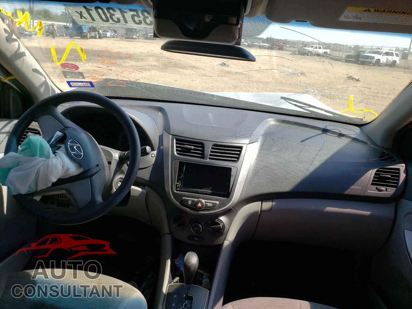 HYUNDAI ACCENT 2016 - KMHCT4AE3GU963642