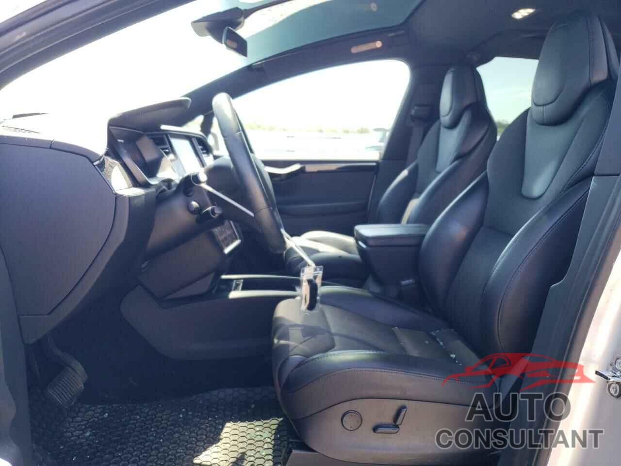 TESLA MODEL X 2018 - 5YJXCAE22JF103977