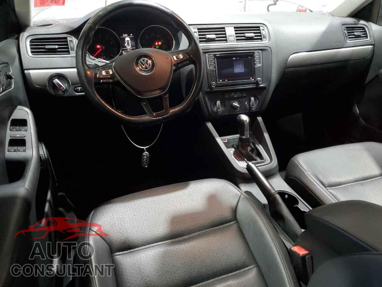 VOLKSWAGEN JETTA 2017 - 3VWDB7AJ8HM331765