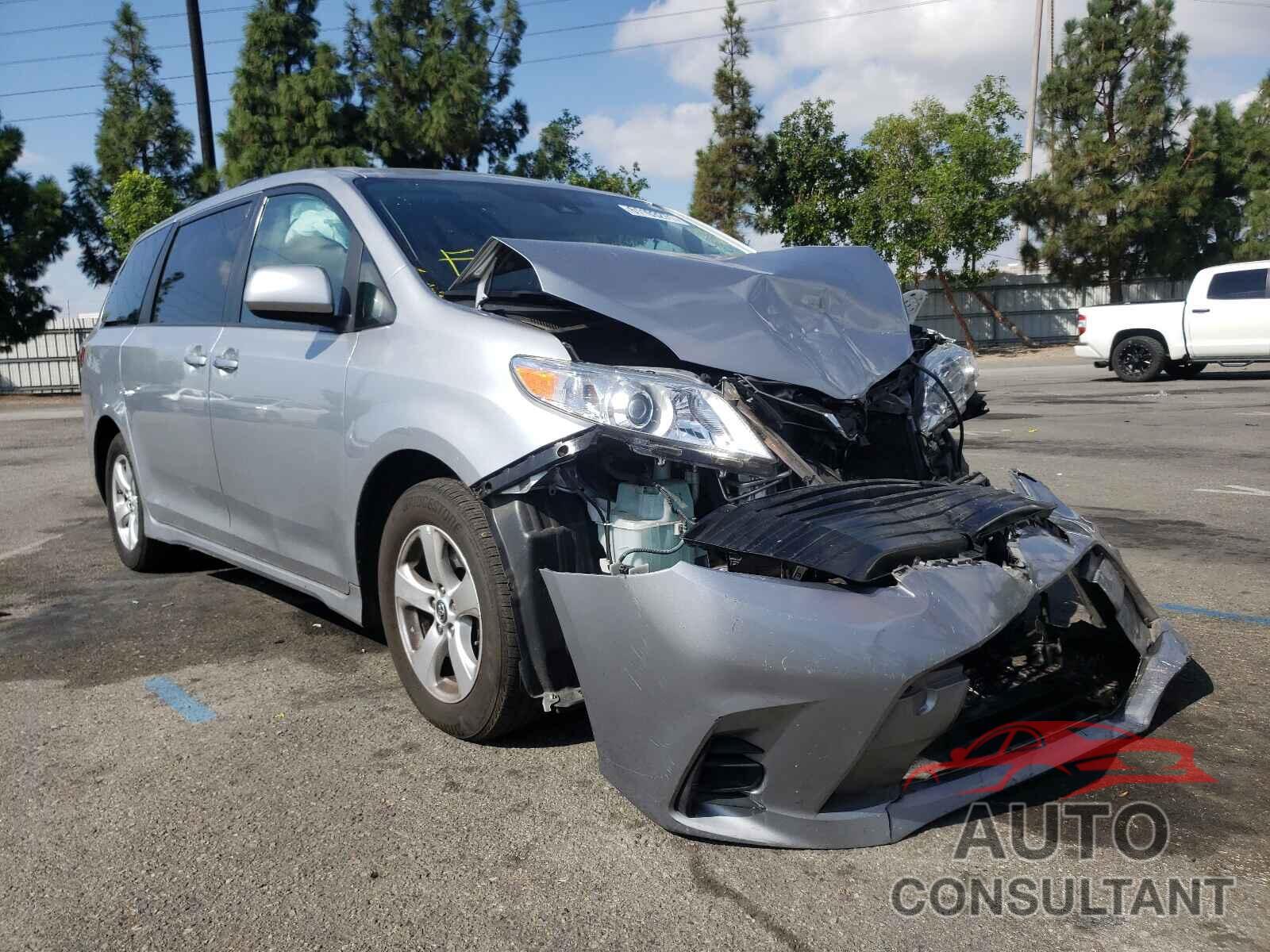 TOYOTA SIENNA 2018 - 5TDKZ3DC1JS959300