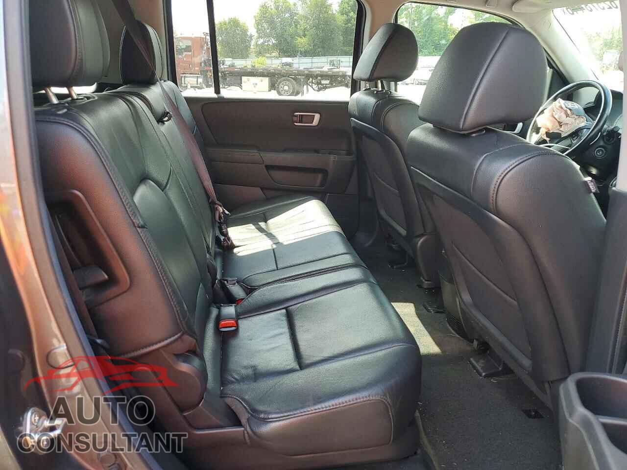 HONDA PILOT 2013 - 5FNYF4H59DB037600