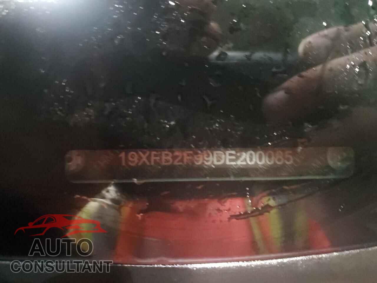 HONDA CIVIC 2013 - 19XFB2F99DE200085