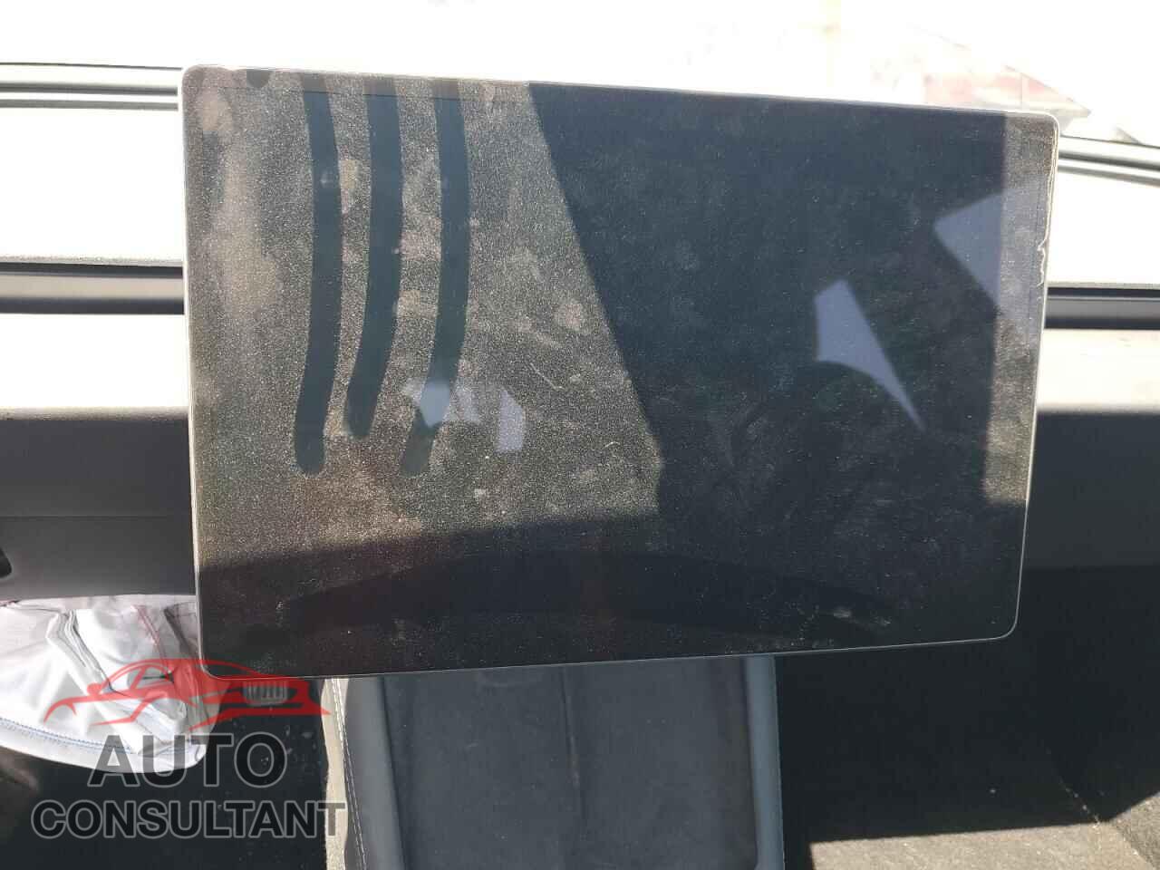 TESLA MODEL 3 2024 - 5YJ3E1EA7RF743355