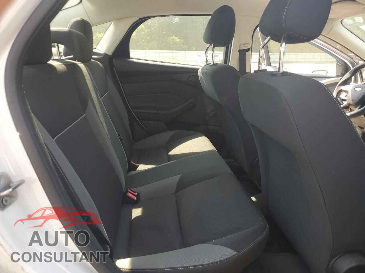 FORD FOCUS 2013 - 1FADP3E26DL175369