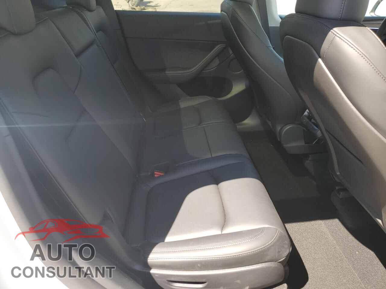 TESLA MODEL Y 2024 - 7SAYGAEE7RF101627