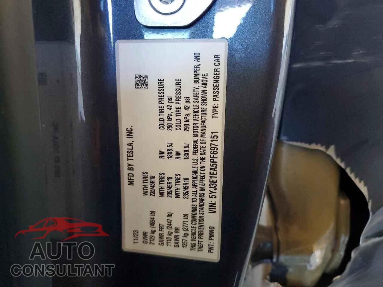 TESLA MODEL 3 2023 - 5YJ3E1EA5PF697151
