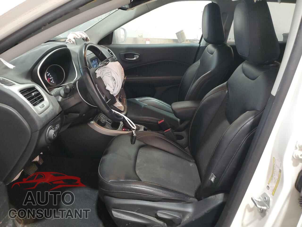 JEEP COMPASS 2020 - 3C4NJDBB4LT240040
