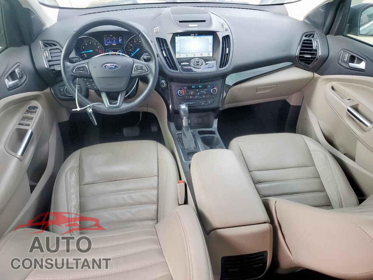 FORD ESCAPE 2017 - 1FMCU0JD3HUE71241