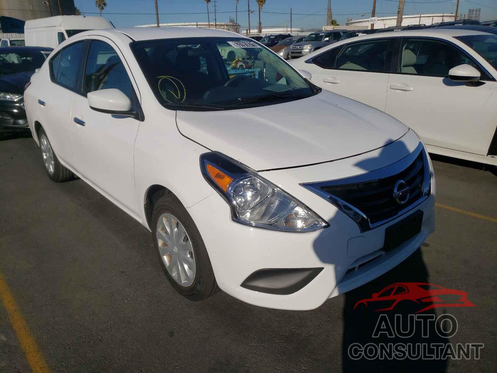NISSAN VERSA 2018 - 3N1CN7AP2JL886123