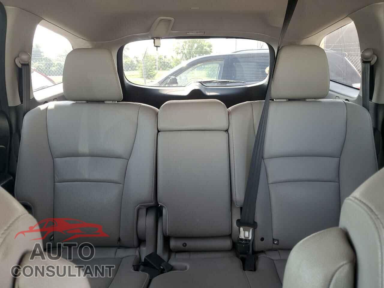HONDA PILOT 2017 - 5FNYF6H93HB058835