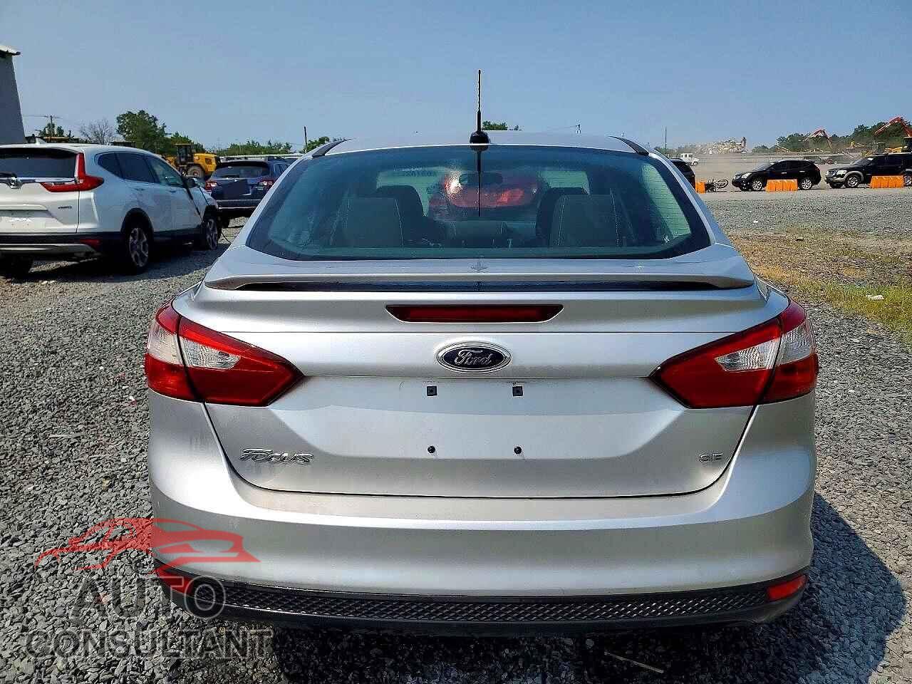 FORD FOCUS 2012 - 1FAHP3F27CL442274