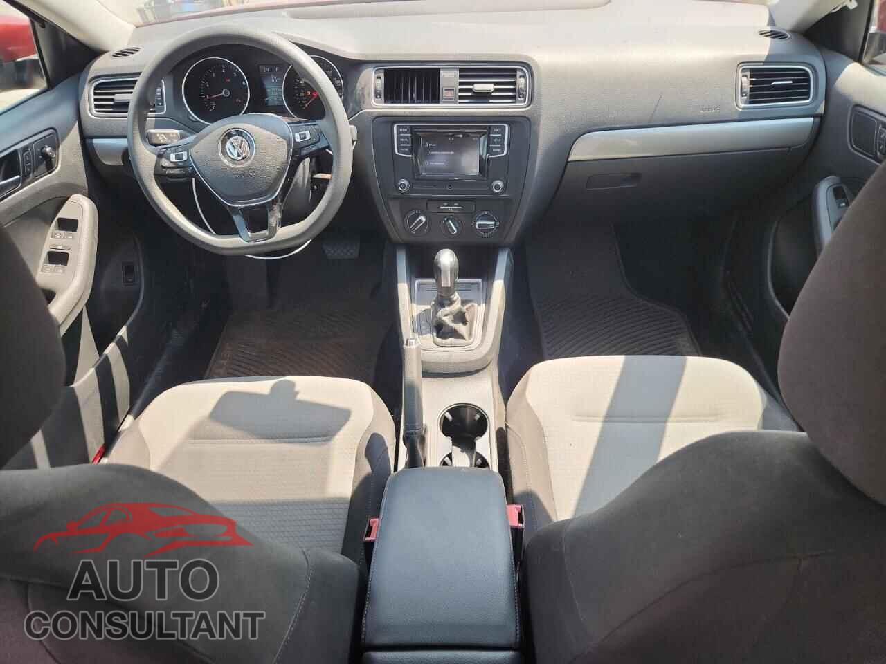 VOLKSWAGEN JETTA 2017 - 3VW2B7AJXHM283449