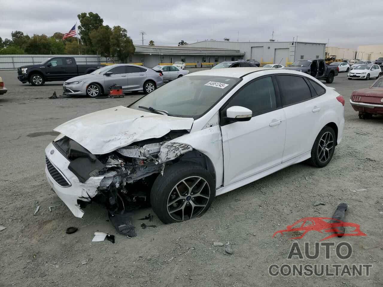 FORD FOCUS 2015 - 1FADP3FE7FL361739