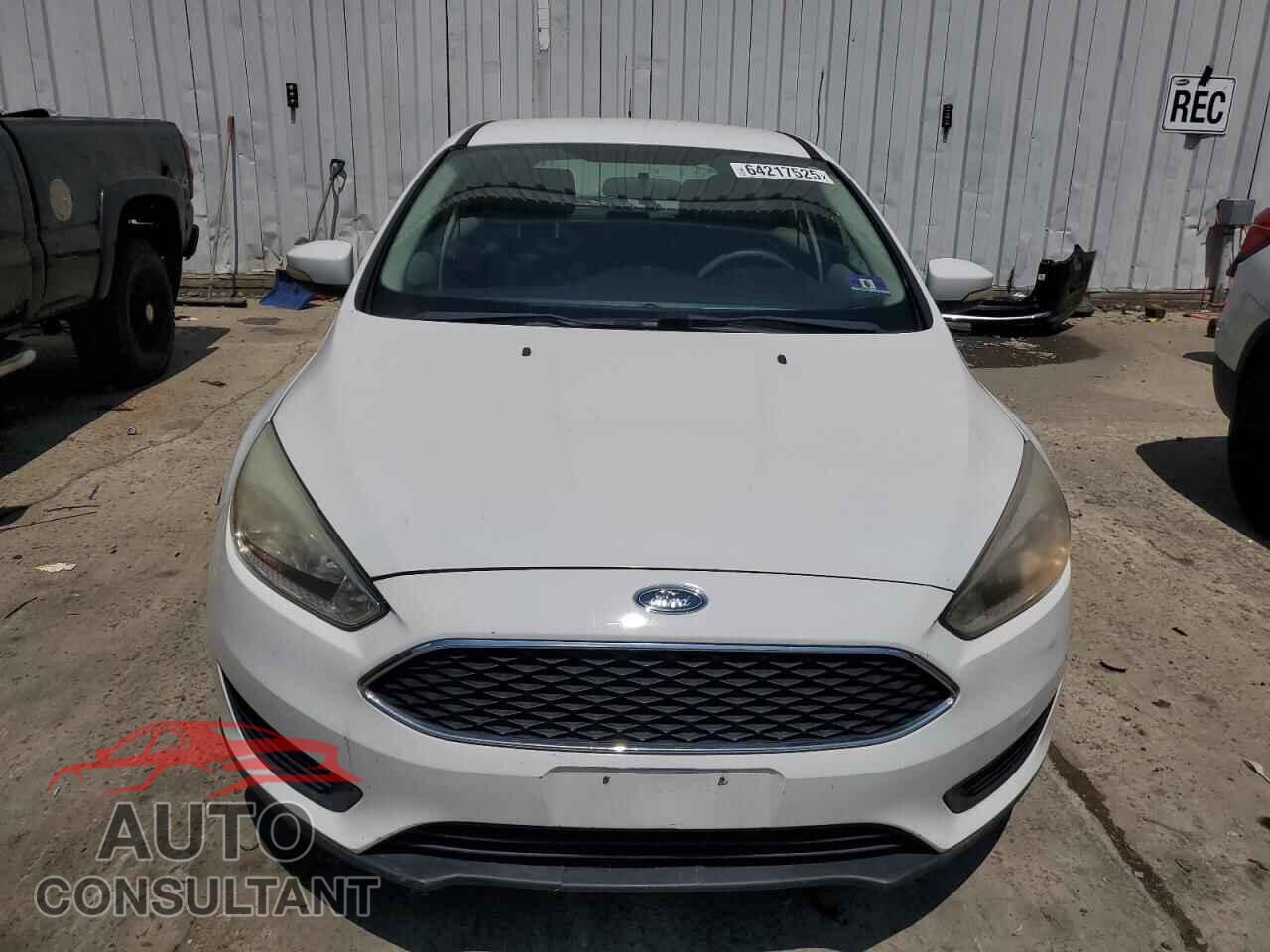 FORD FOCUS 2015 - 1FADP3K25FL244446