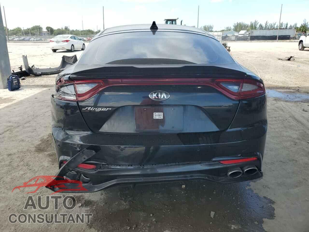 KIA STINGER 2019 - KNAE25LA9K6064357