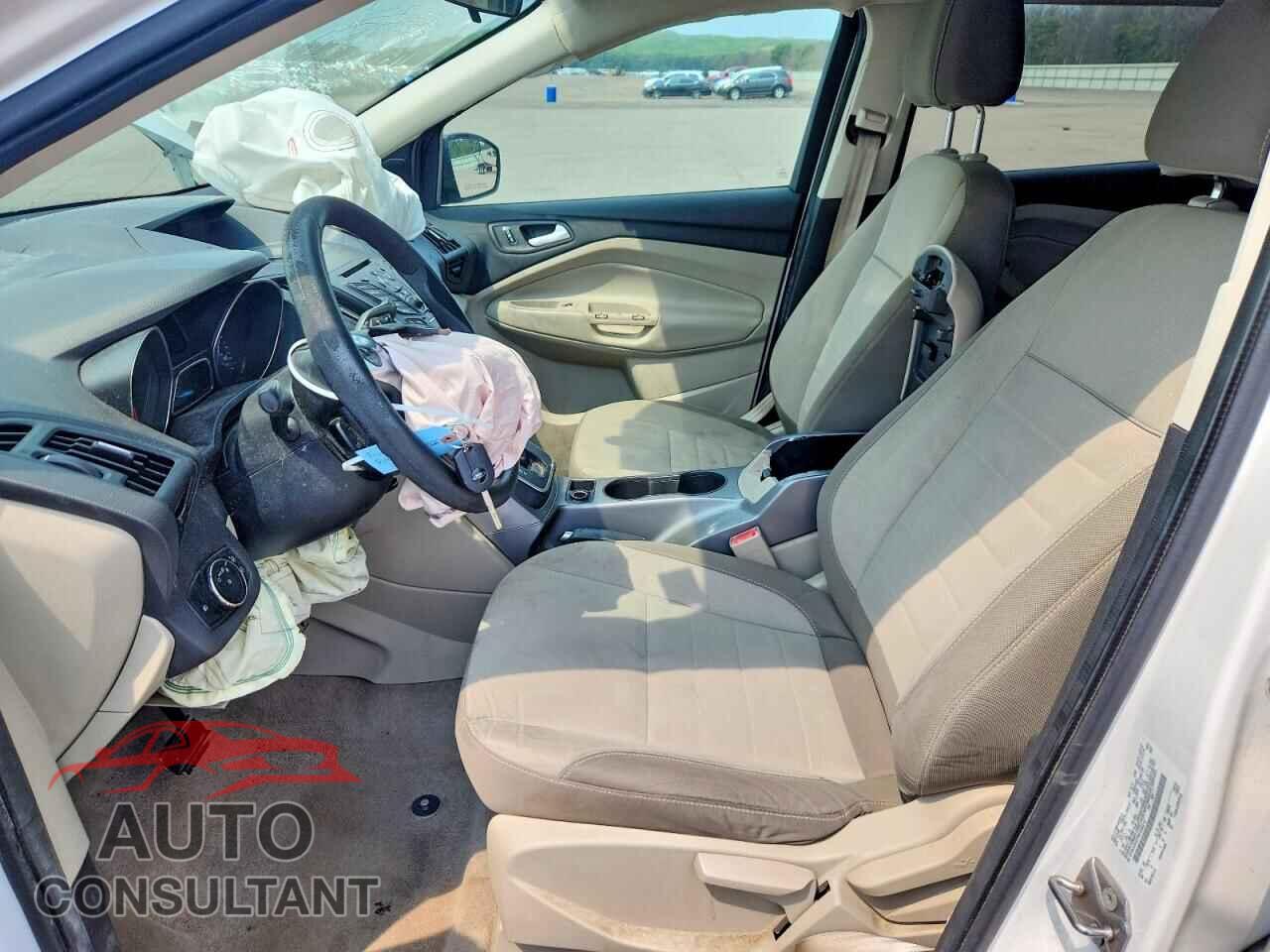 FORD ESCAPE 2013 - 1FMCU0GX7DUC66212