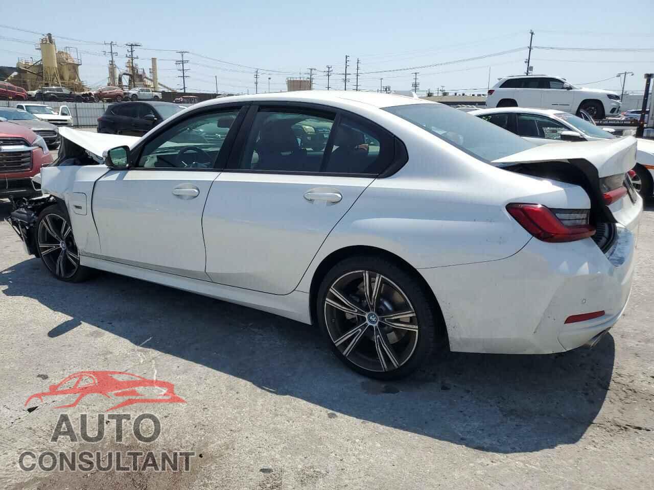BMW 3 SERIES 2023 - 3MW39FF00P8D10420