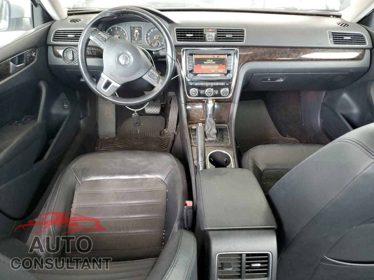 VOLKSWAGEN PASSAT 2015 - 1VWCM7A34FC006875