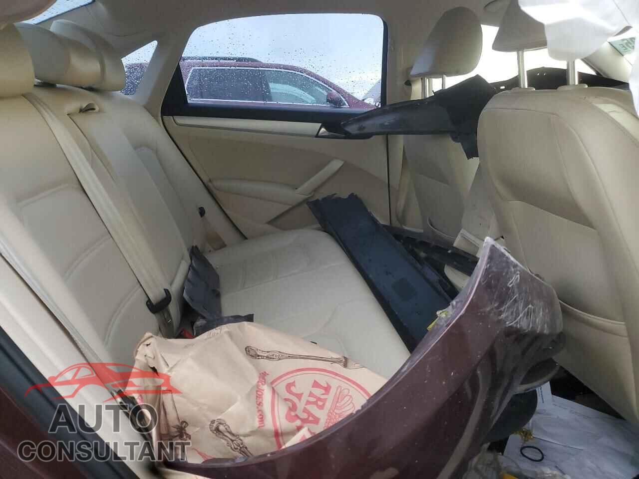 VOLKSWAGEN PASSAT 2012 - 1VWBP7A35CC083852