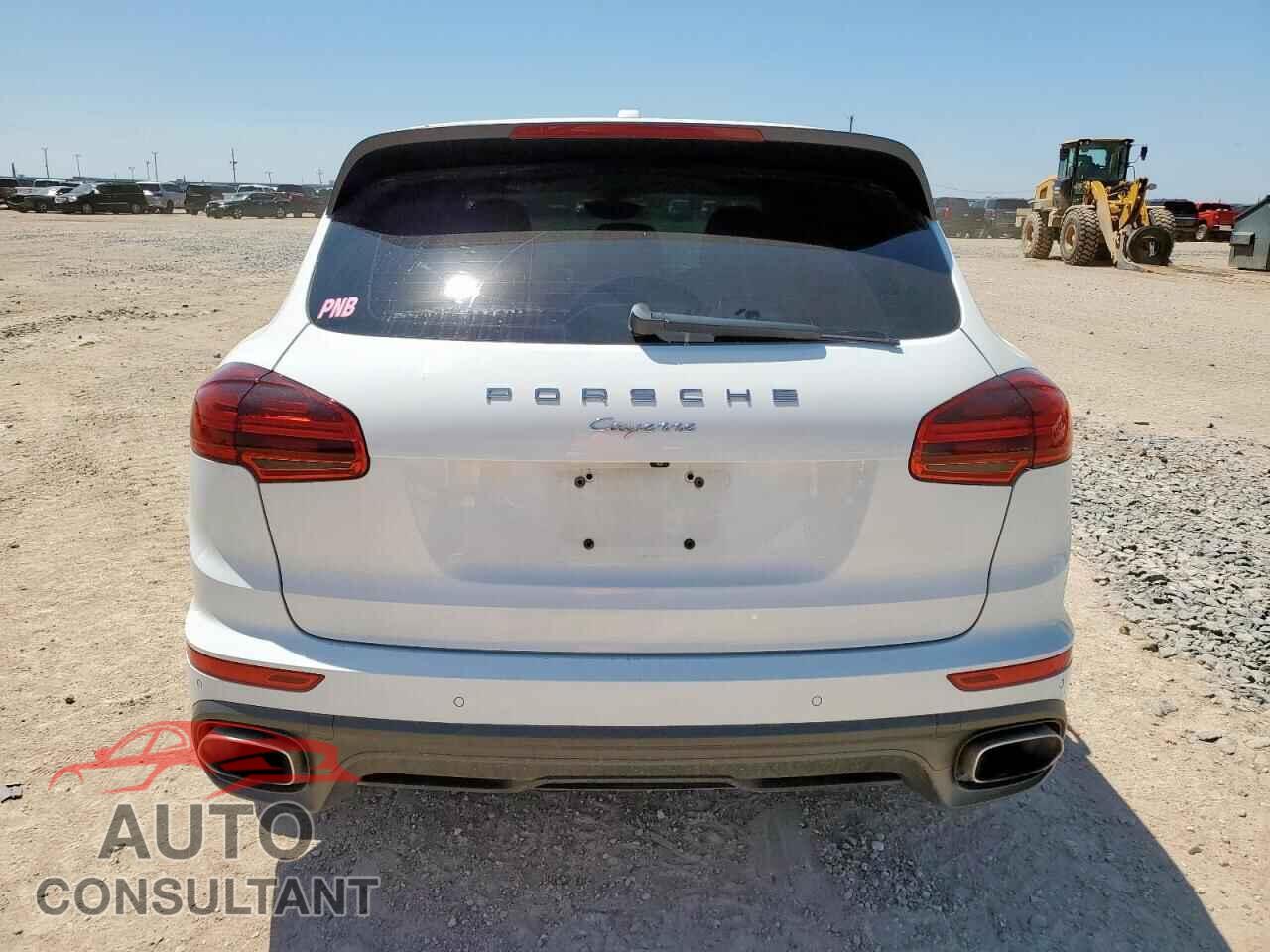 PORSCHE CAYENNE 2016 - WP1AA2A27GLA01036