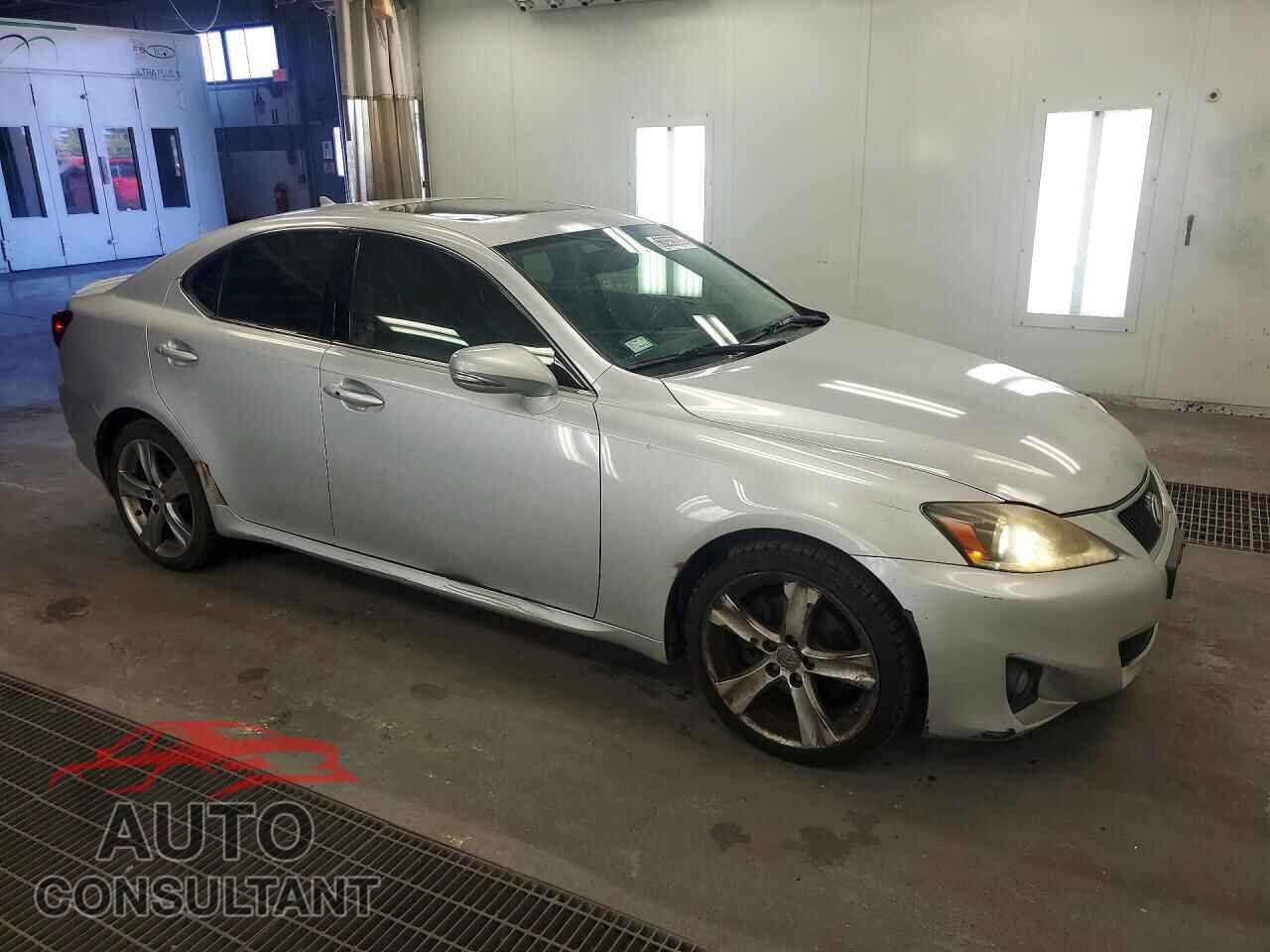 LEXUS IS 2011 - JTHBF5C23B5156670