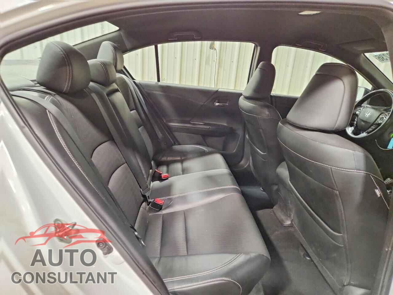 HONDA ACCORD 2017 - 1HGCR2F68HA043597