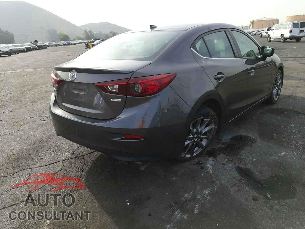 MAZDA 3 2018 - 3MZBN1V39JM239562