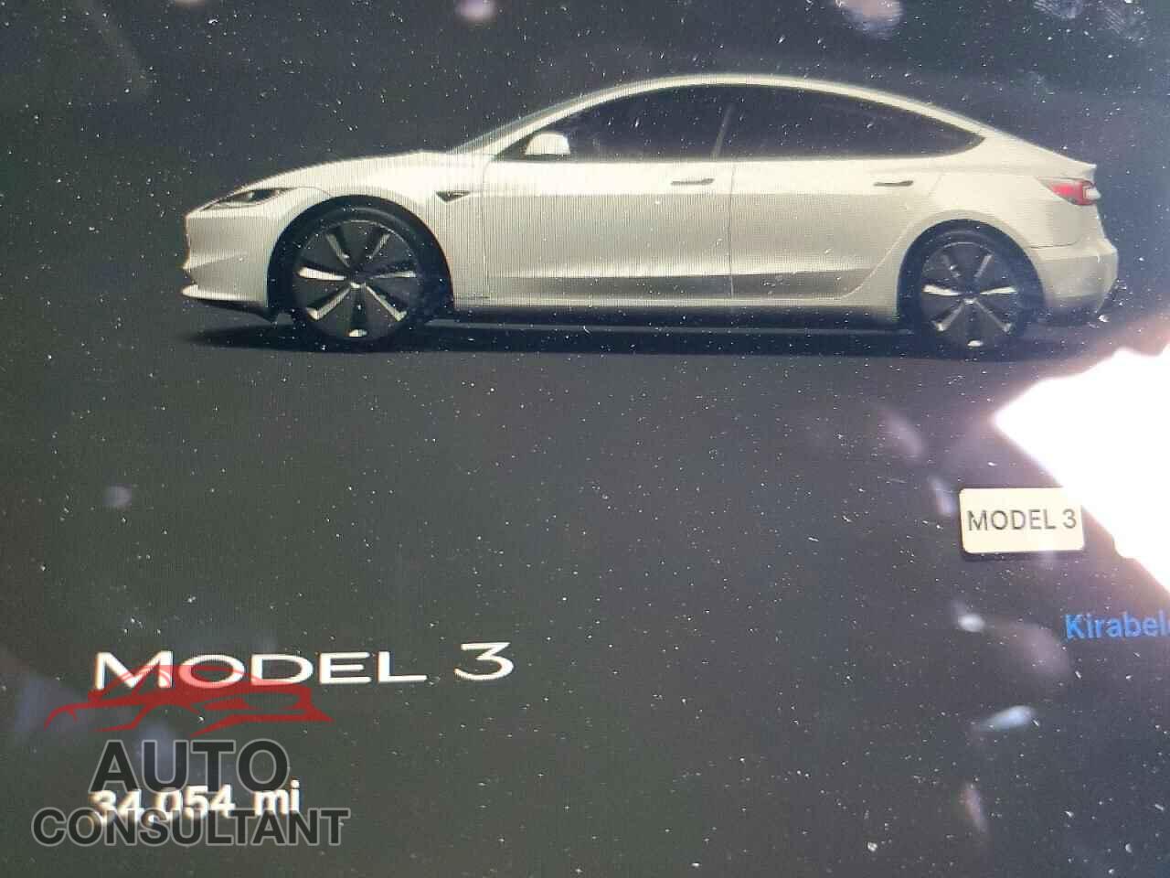 TESLA MODEL 3 2024 - 5YJ3E1EA4RF749579