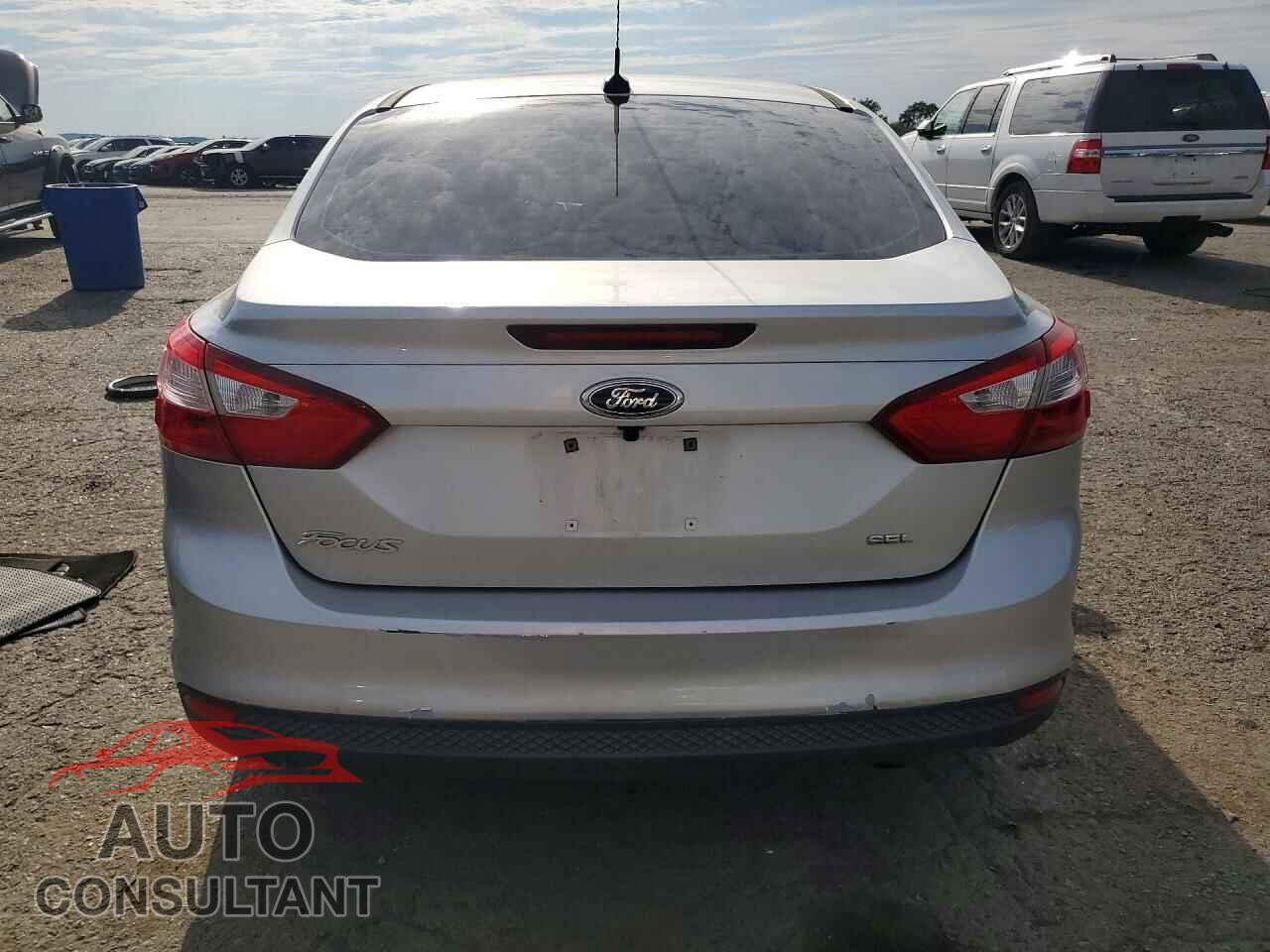 FORD FOCUS 2012 - 1FAHP3H29CL393964