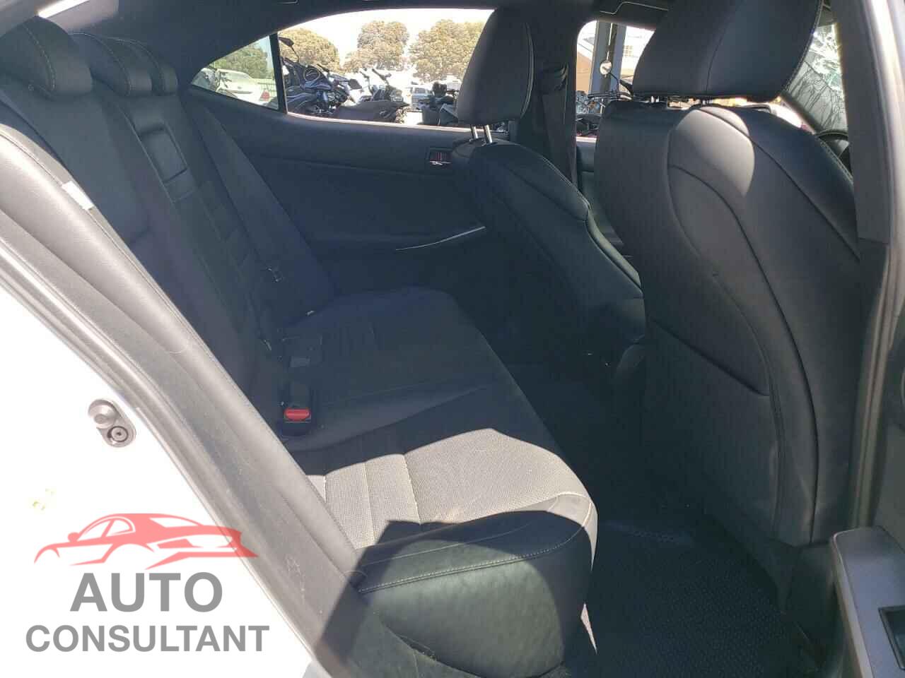 LEXUS IS 2016 - JTHBE1D24G5028424
