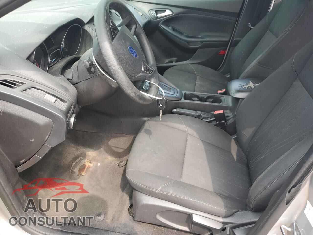 FORD FOCUS 2015 - 1FADP3K2XFL328780
