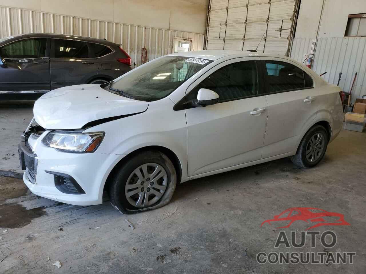 CHEVROLET SONIC 2018 - 1G1JB5SH4J4119770