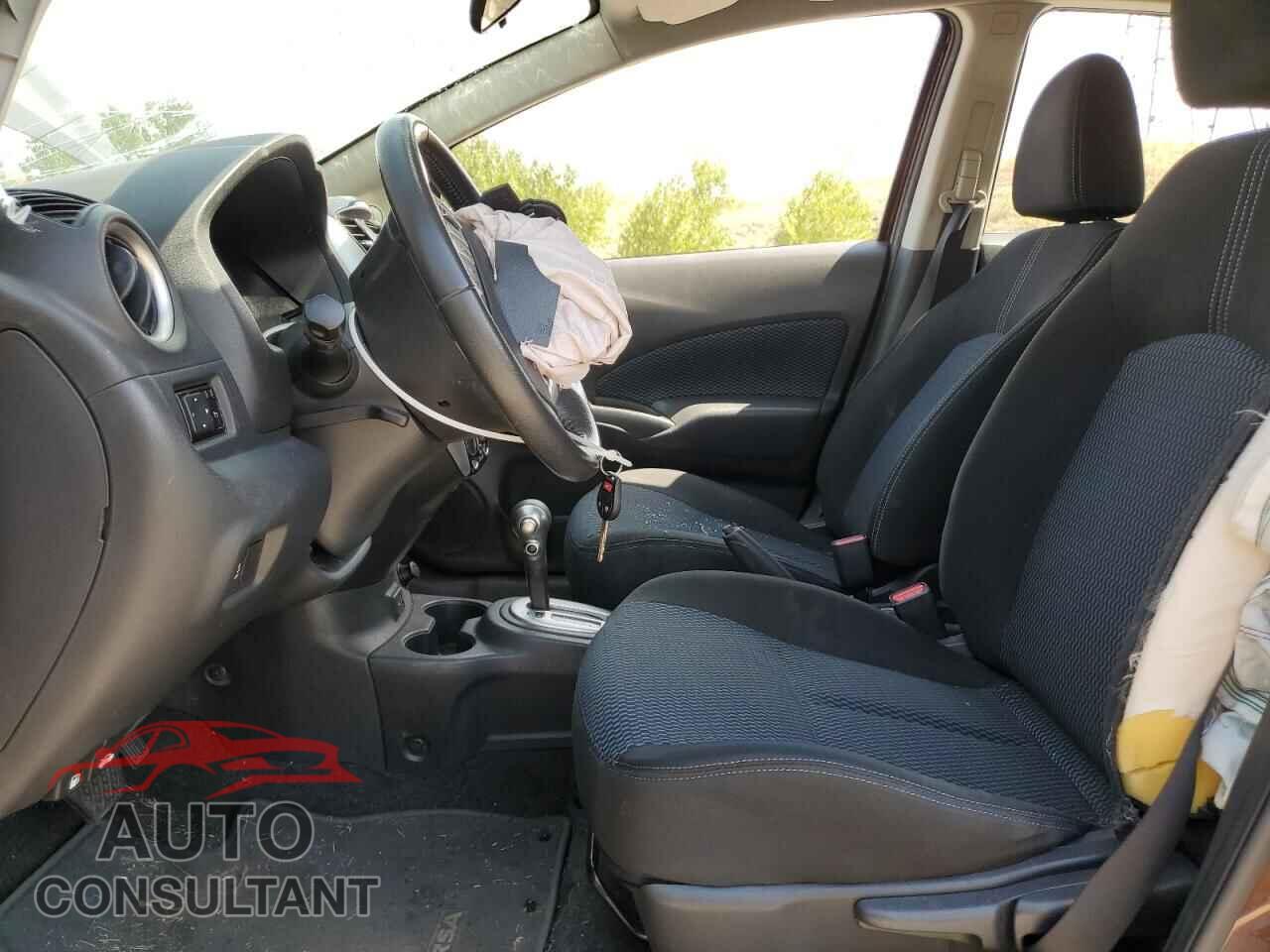 NISSAN VERSA 2017 - 3N1CE2CP2HL374582