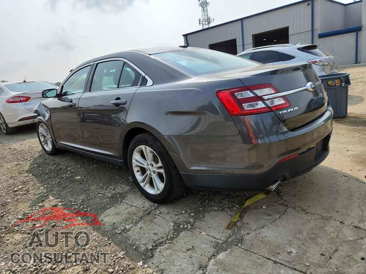 FORD TAURUS 2018 - 1FAHP2E85JG137622