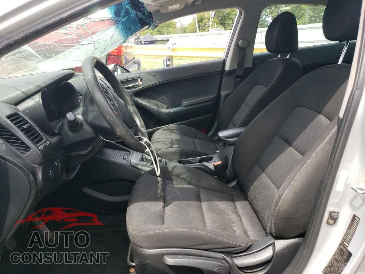KIA FORTE 2016 - KNAFK4A68G5455770