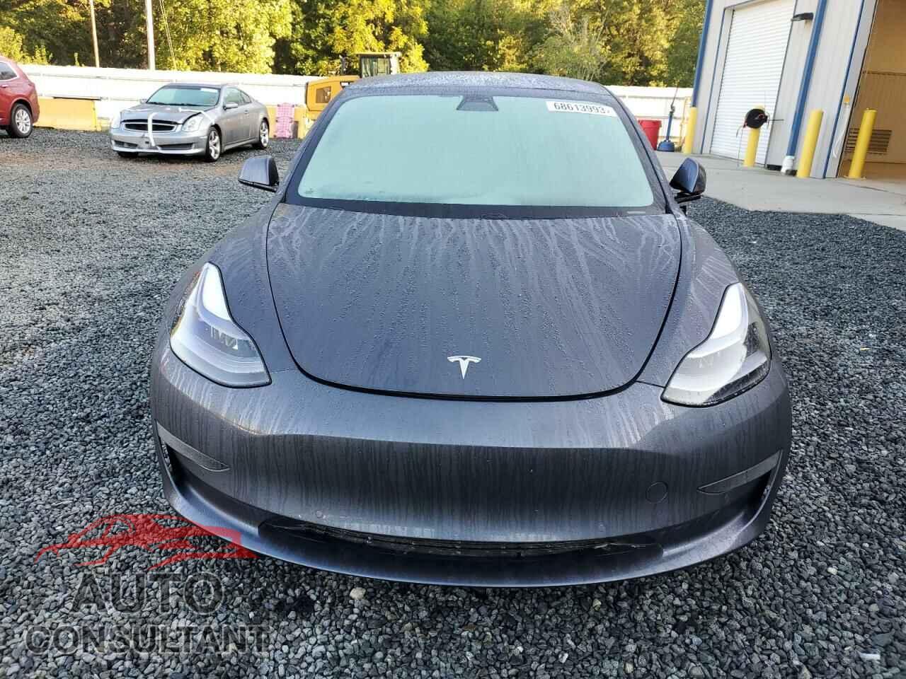 TESLA MODEL 3 2021 - 5YJ3E1EAXMF990751
