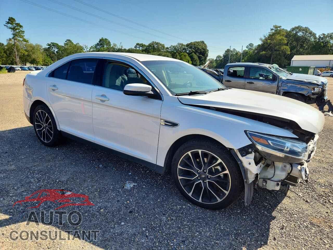 FORD TAURUS 2018 - 1FAHP2E86JG115662