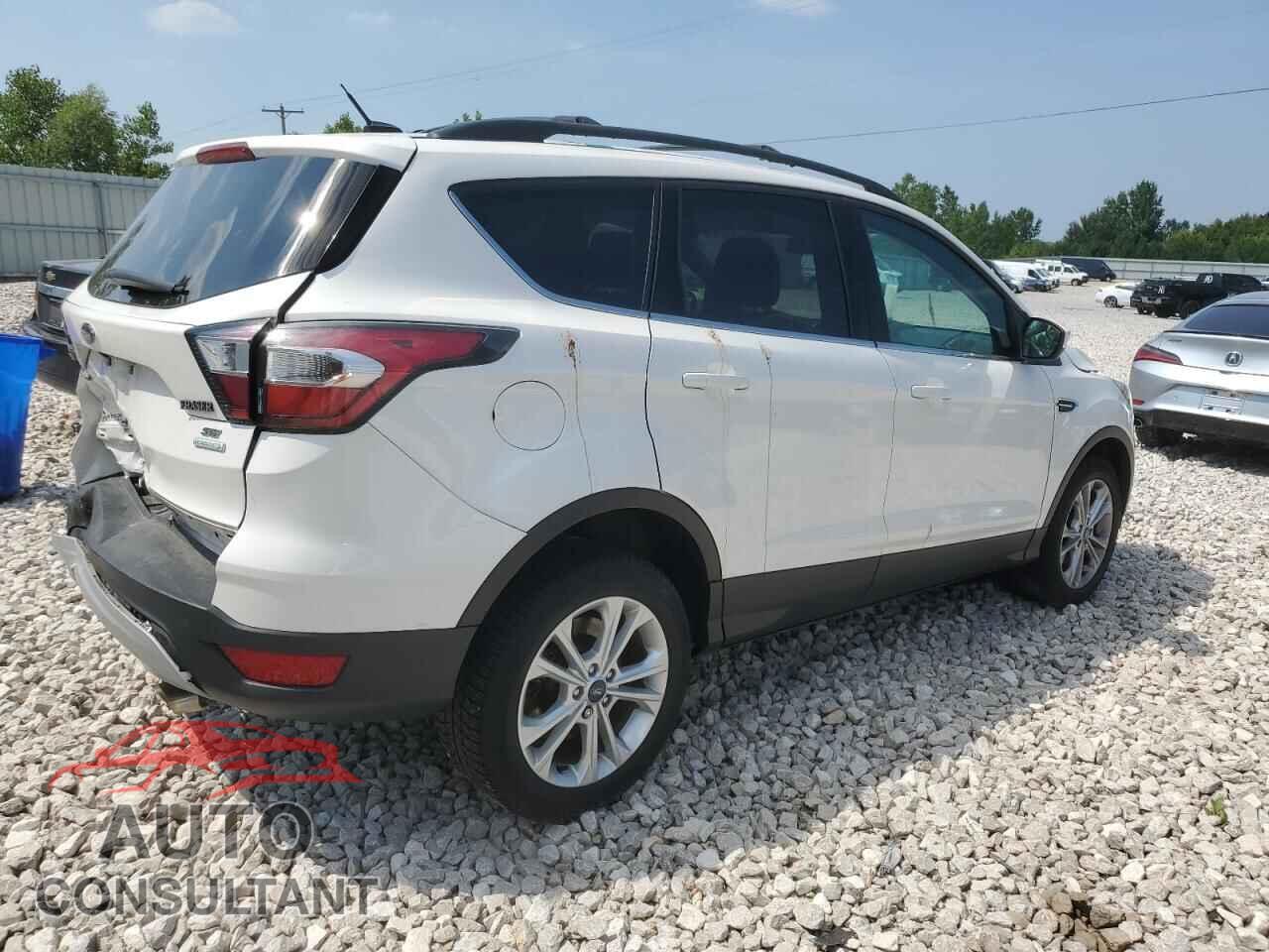 FORD ESCAPE 2017 - 1FMCU0GD0HUD46043