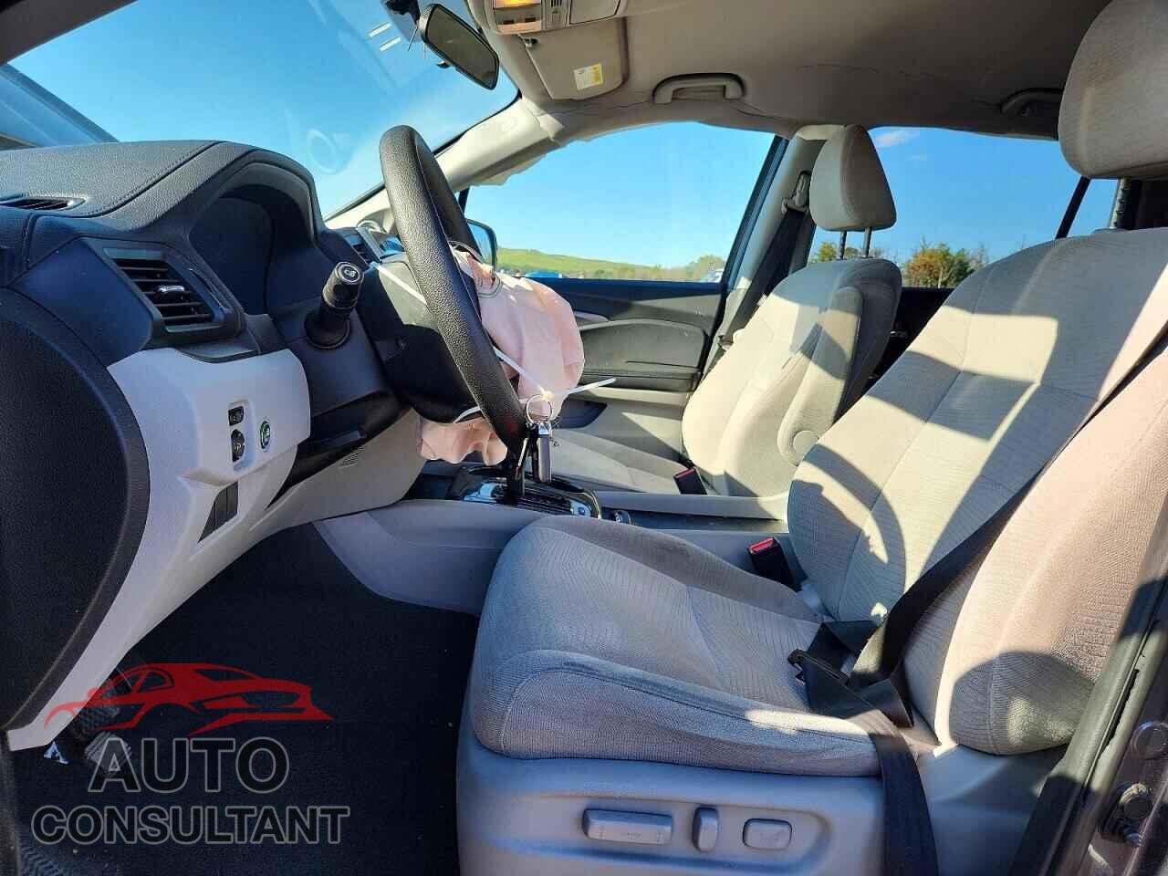 HONDA PILOT 2017 - 5FNYF6H3XHB036200