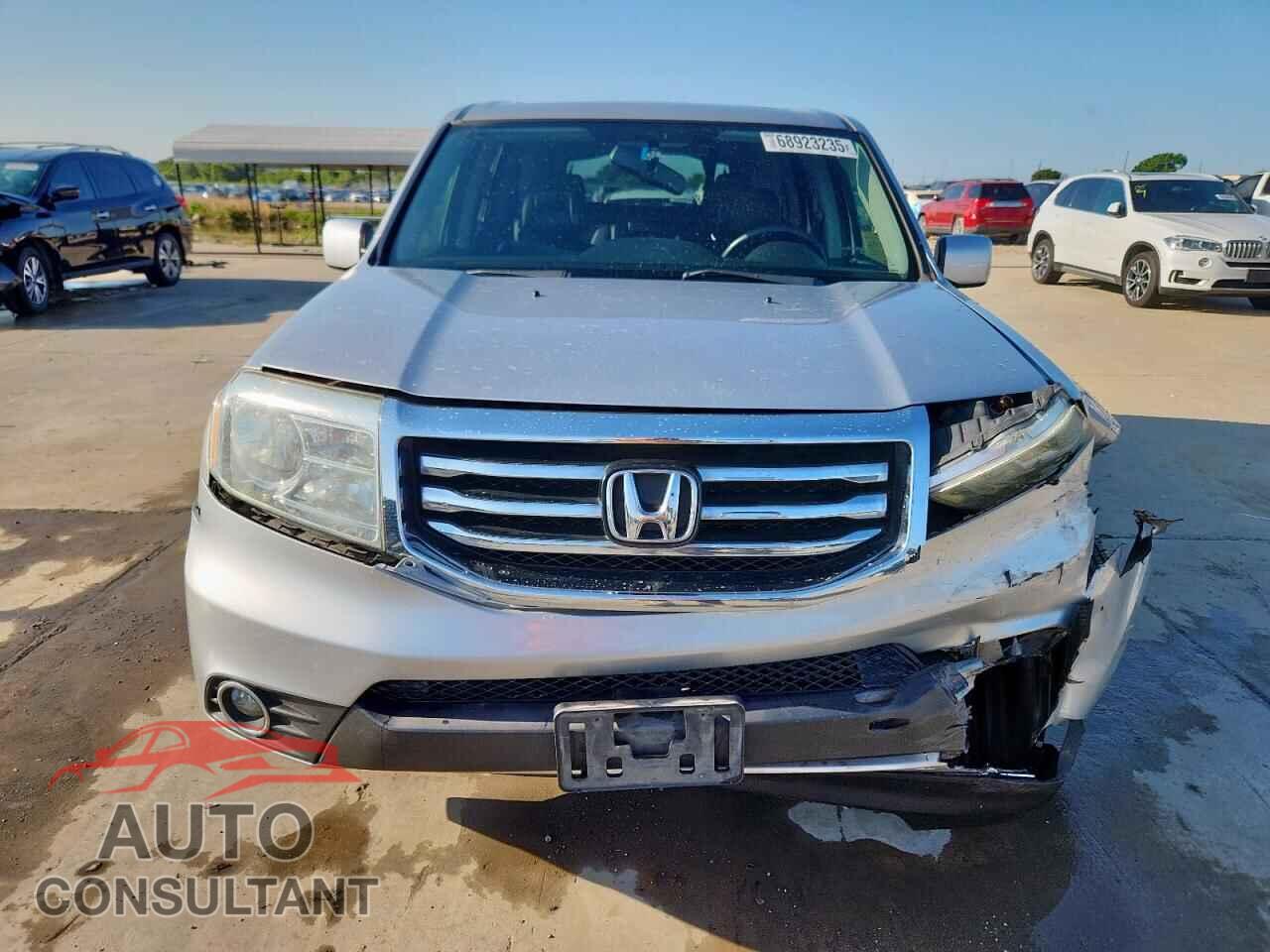 HONDA PILOT 2015 - 5FNYF3H55FB015641