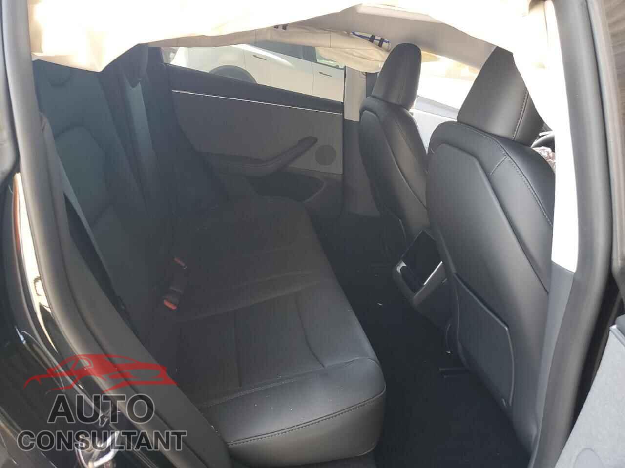 TESLA MODEL 3 2025 - 5YJ3E1EA8SF044371
