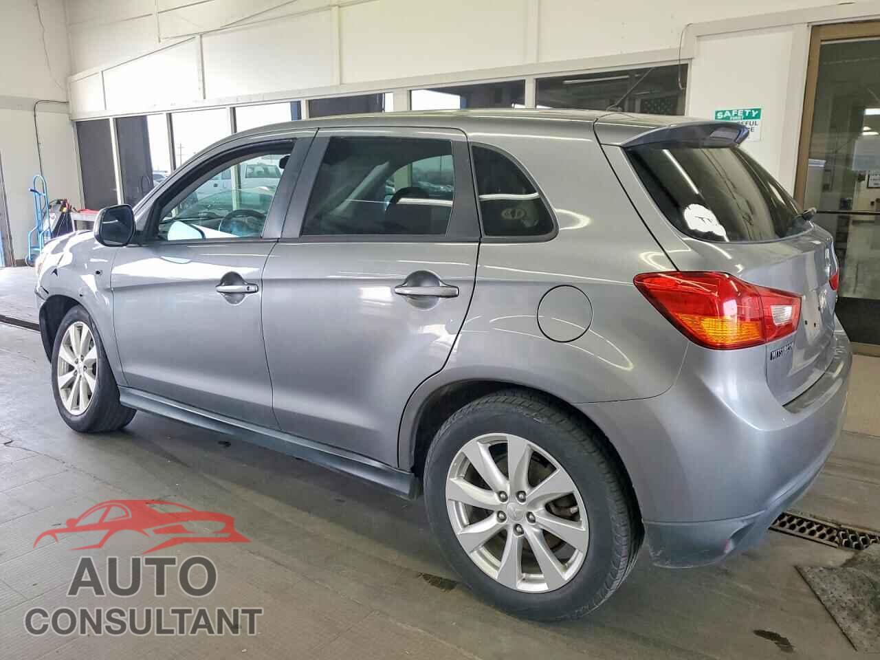 MITSUBISHI OUTLANDER 2015 - 4A4AP3AUXFE046930