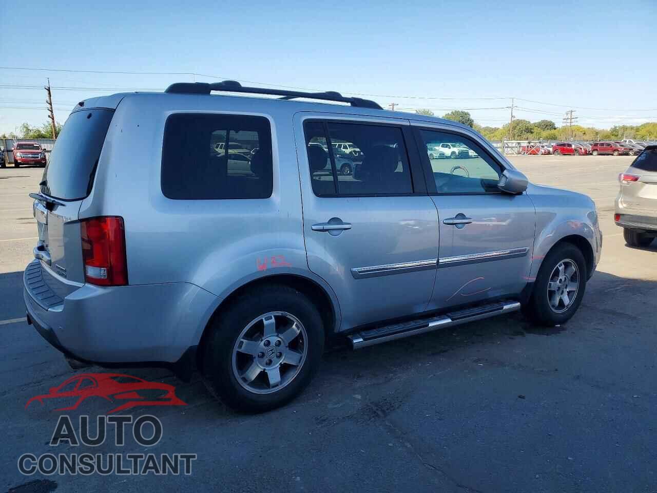 HONDA PILOT 2011 - 5FNYF4H9XBB021177
